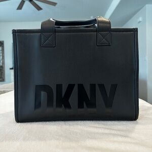 DKNY HadleeTote Bag - Black - Gently Used
